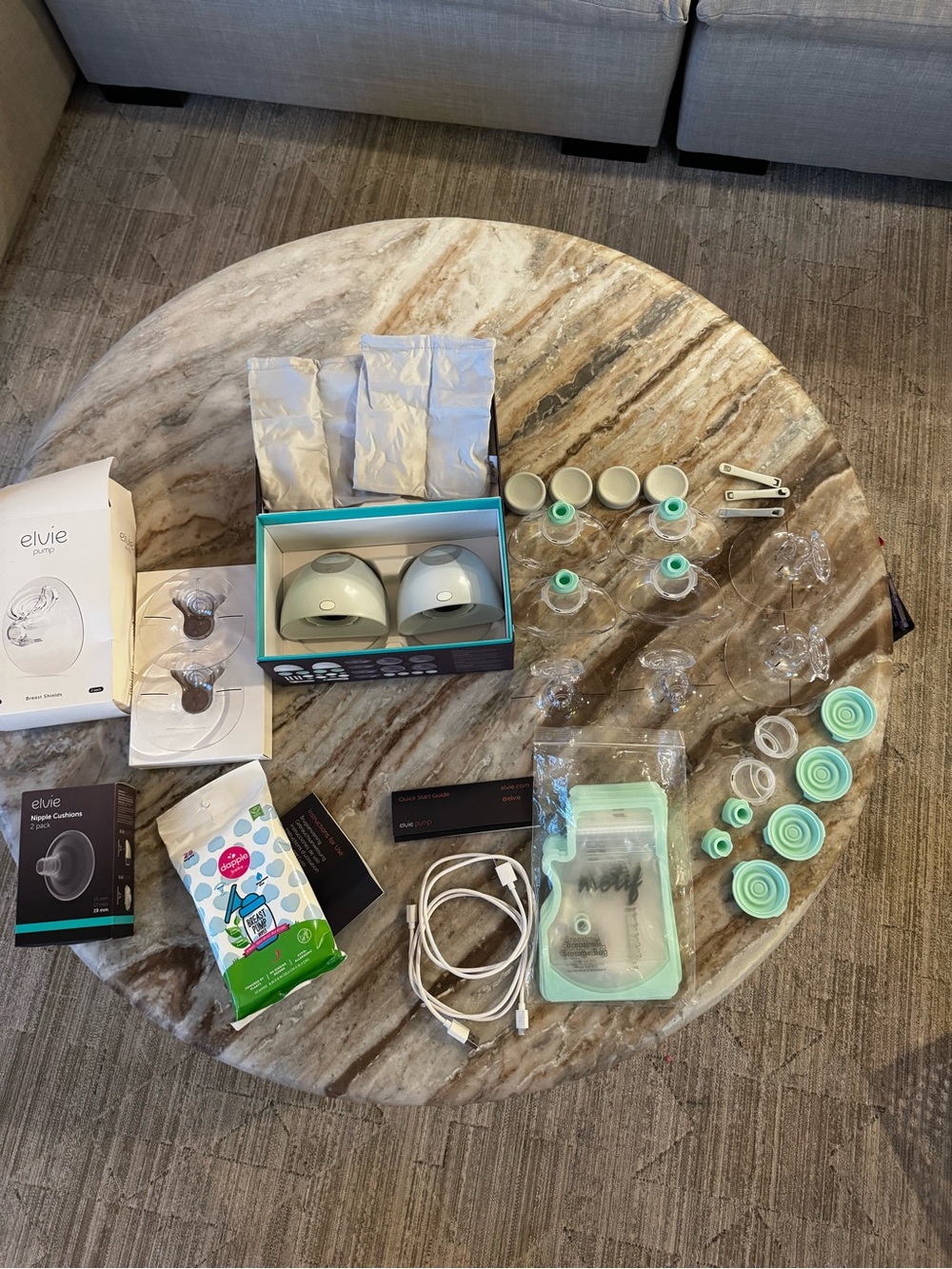 Elvie Aqua Mint Pump and extra Accessories Set - Mint